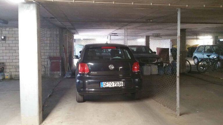 Garagen-Stellplatz